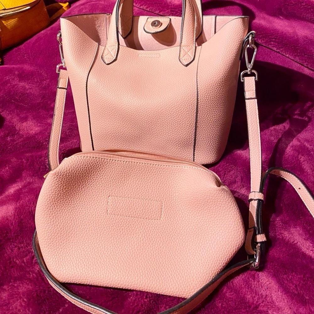 Dusty Pink Tote and Poche. Very beautiful, never been used. For school or office